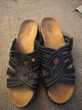 Clarks Black Leather Strappy Comfort Slide Sandals